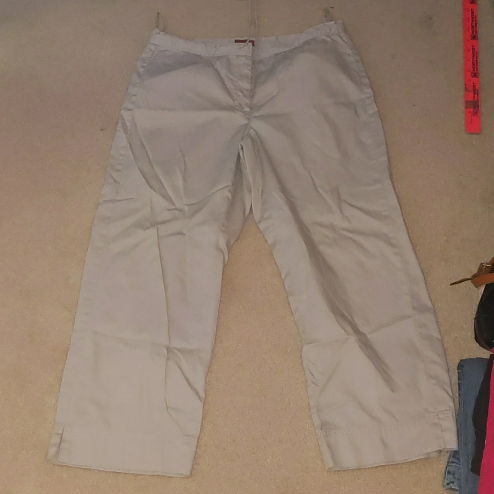 Beige / off-white pants